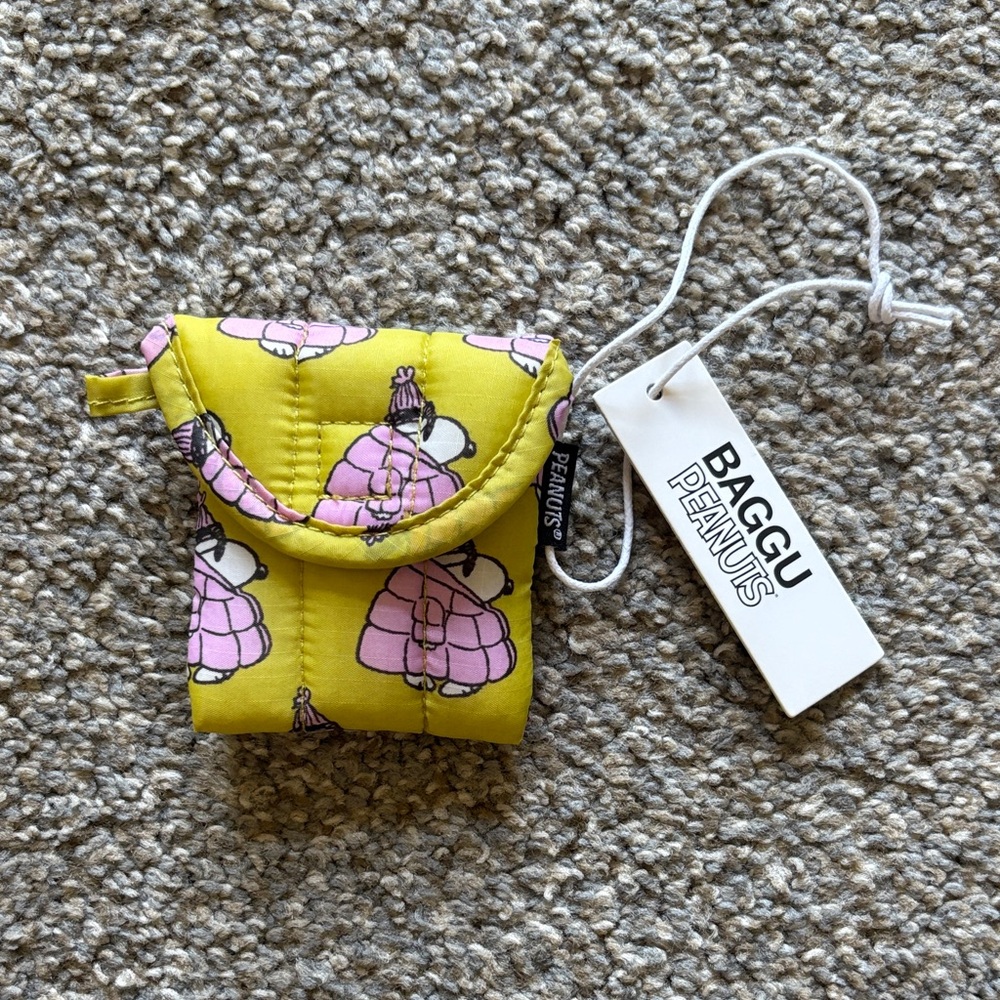 Snoopy x BAGGU Puffy Earbuds Case
